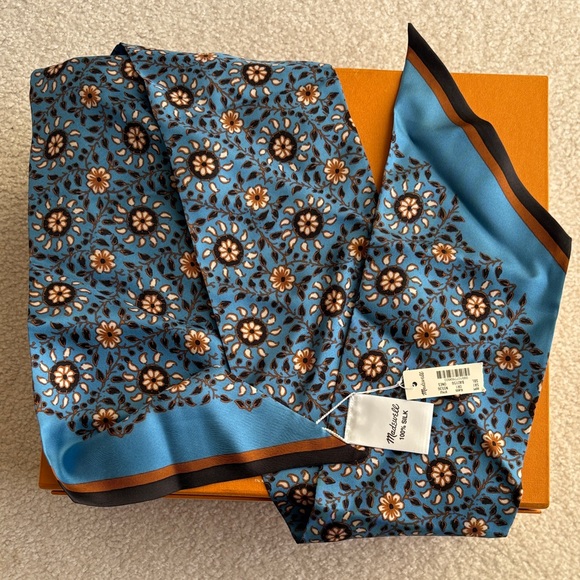 Madewell 100% Silk Scarf NWT - Picture 7 of 7